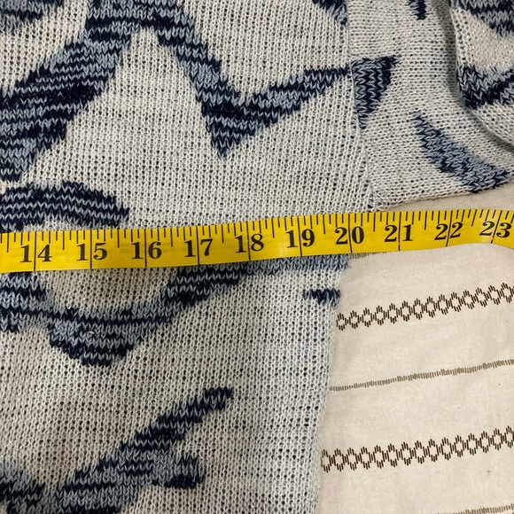 Vintage blue and white sweater - Picture 6 of 8